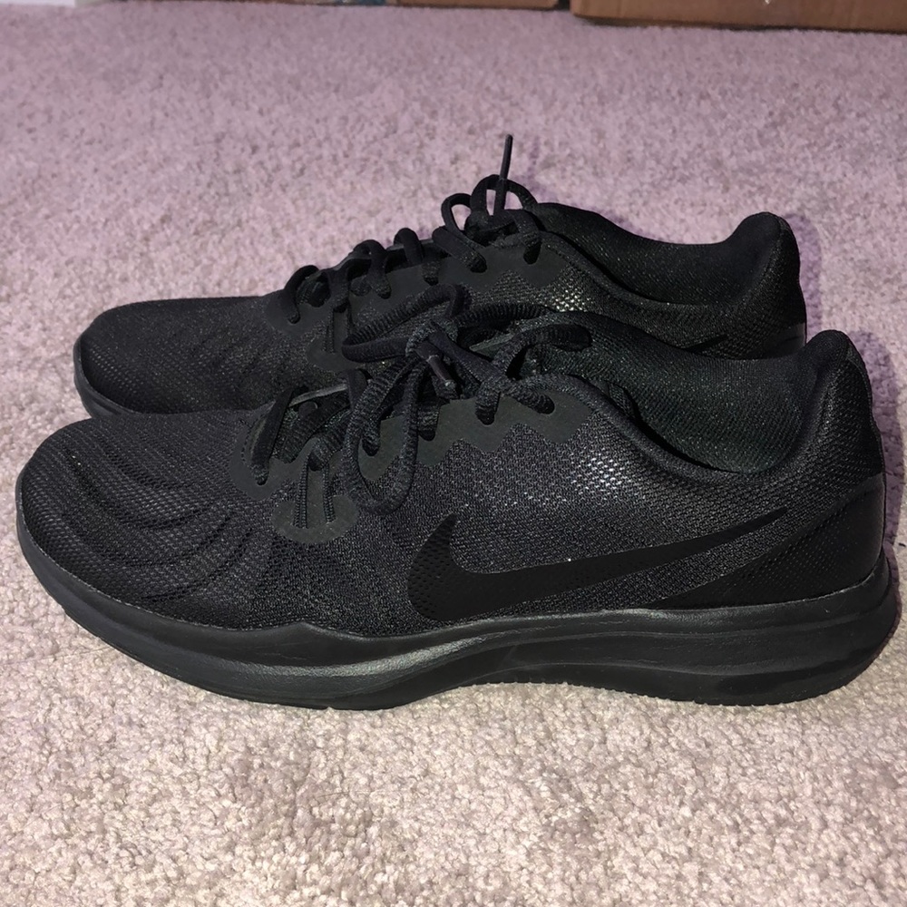 Black nikes